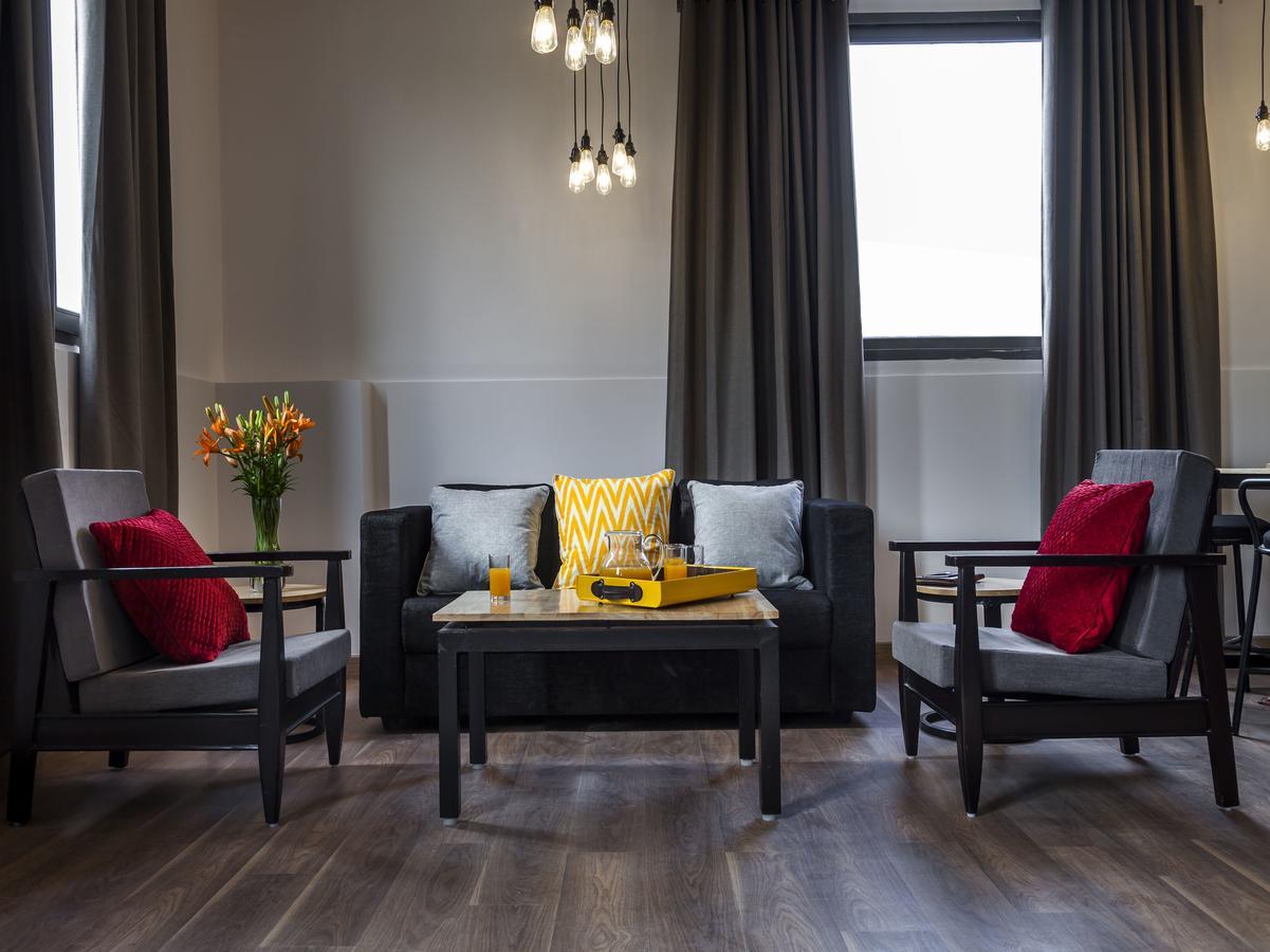 Hotel Oyo Townhouse 5 Jubilee Hills Hyderabad Esterno foto