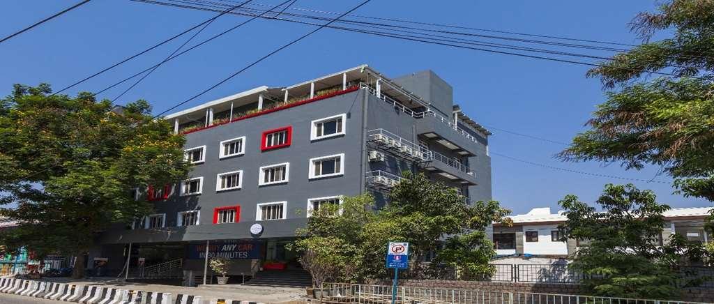 Hotel Oyo Townhouse 5 Jubilee Hills Hyderabad Esterno foto